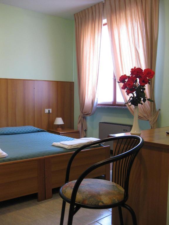 Casa Giuly Hotel Villa dʼAlmè Стая снимка